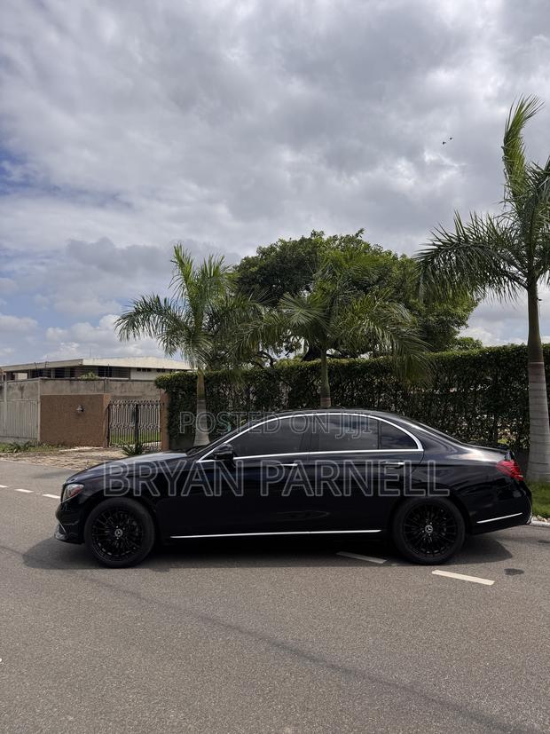Mercedes-Benz E300 2019 Black