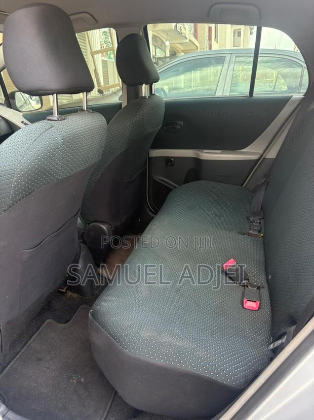 Toyota Yaris 2010 Silver