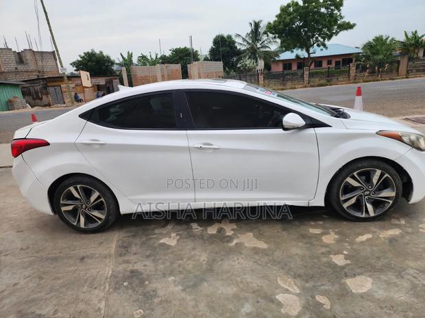 Hyundai Elantra Limited Sedan FWD (1.8L 4cyl 6A) 2013 White