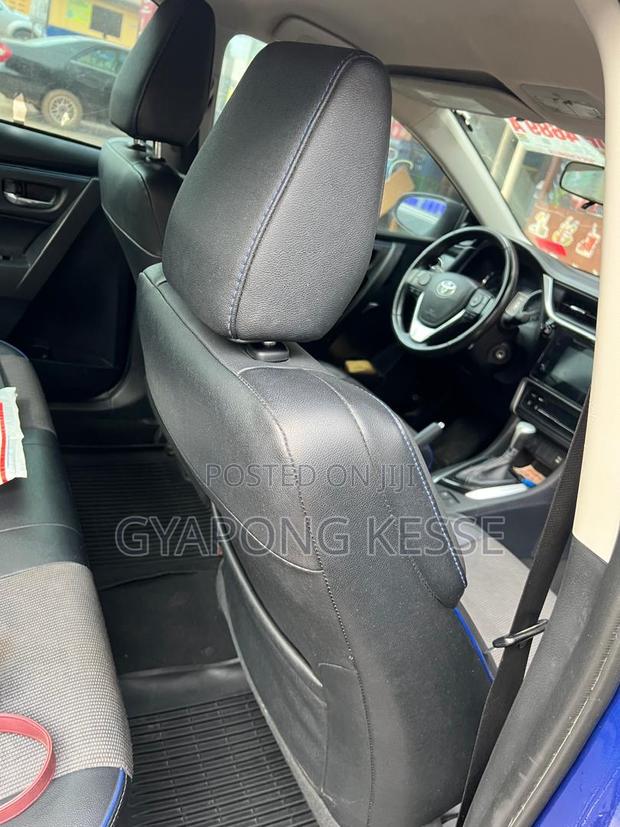 Toyota Corolla SE (1.8L 4cyl 2A) 2019 Blue