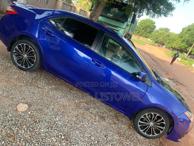 Toyota Corolla 2016 Blue