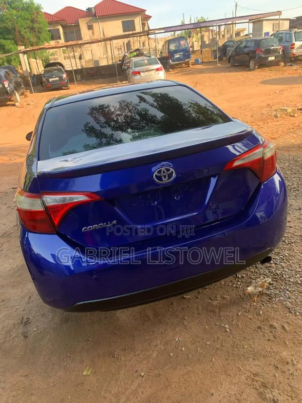 Toyota Corolla 2016 Blue
