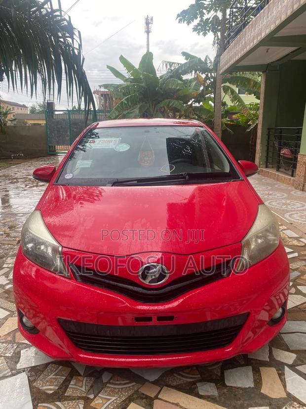 Toyota Vitz 2014 Red