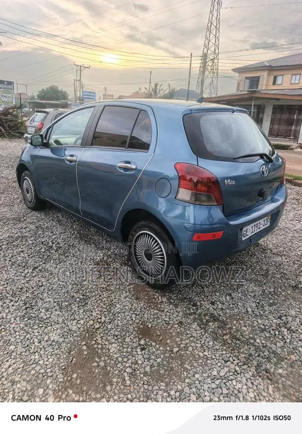 Toyota Vitz 2010 Gray