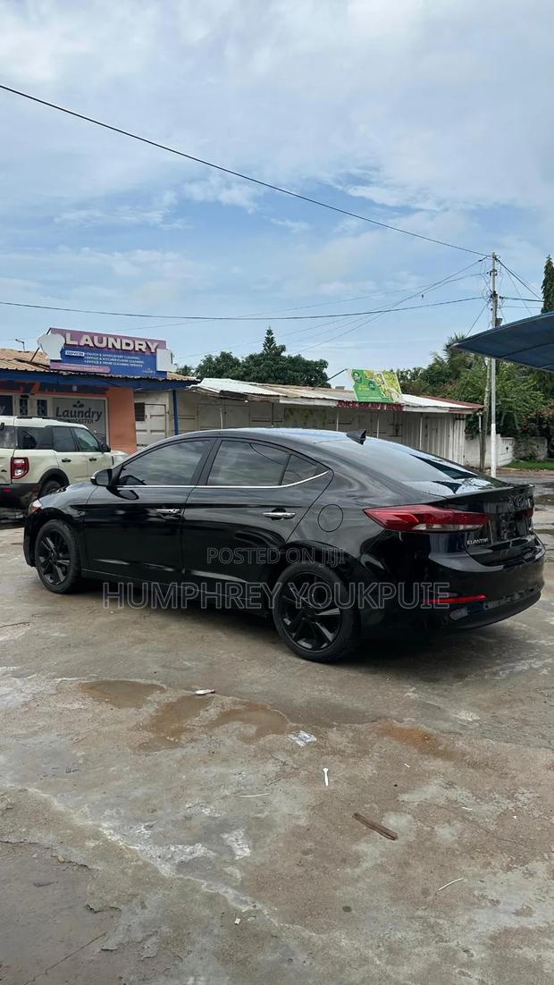 Hyundai Elantra 2018 Black
