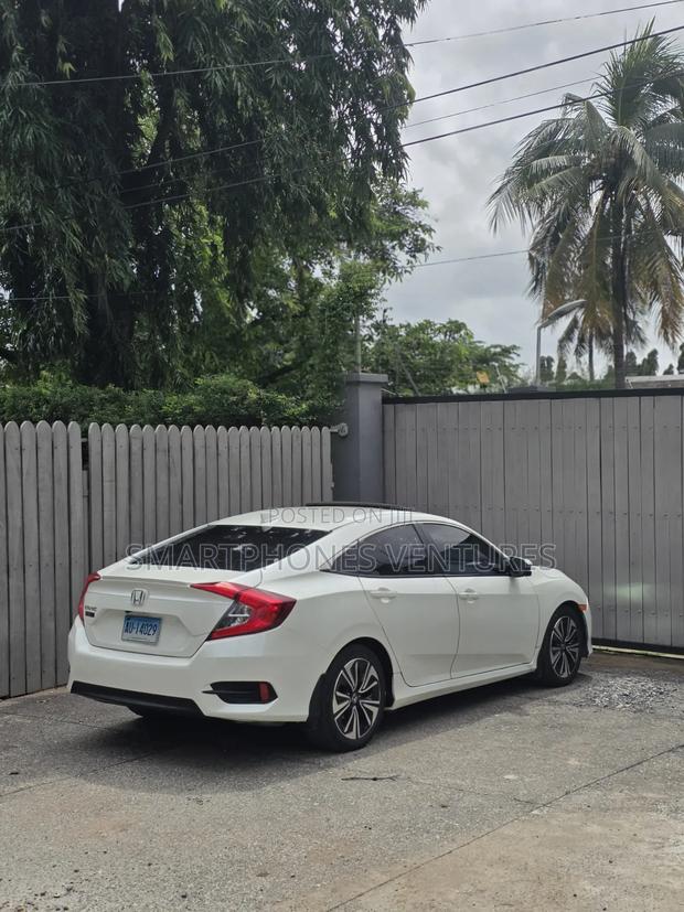 Honda Civic 2018 White