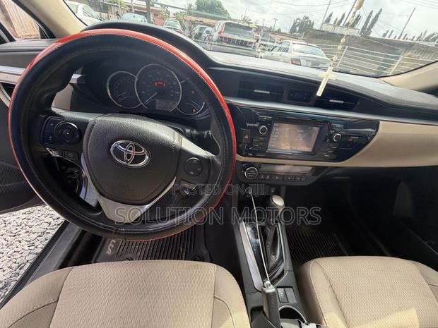 Toyota Corolla 2015 Black