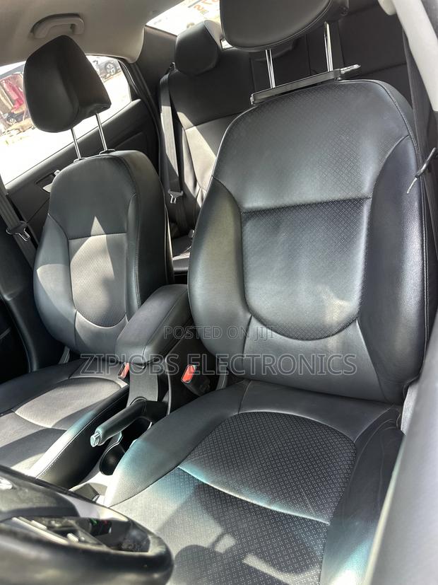 Hyundai Accent SE Sedan 2016 Gray
