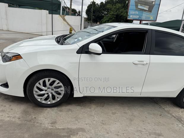 Toyota Corolla S 4dr Sedan (1.8L 4cyl CVT) 2015 White