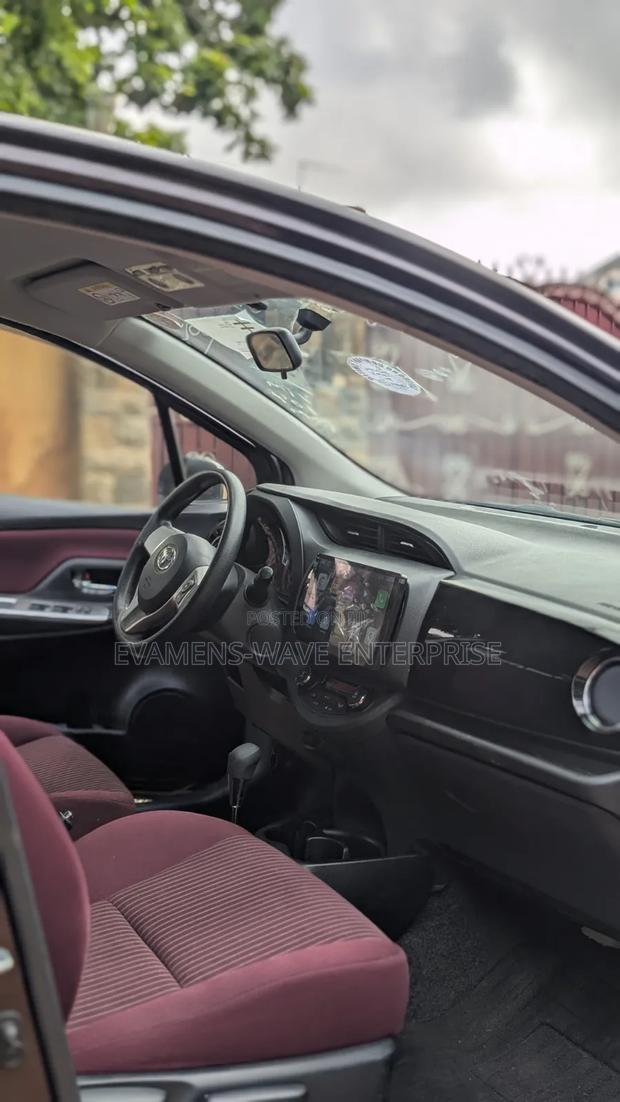 Toyota Vitz 1.3 AWD 5dr 2015 Purple