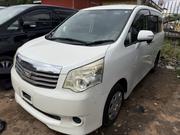 Toyota Noah 2.0 158hp FWD (8 Seater) 2012 White for sale