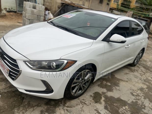 Hyundai Elantra Value Edition Sedan FWD (2.0L 4cyl 6A) 2017 White