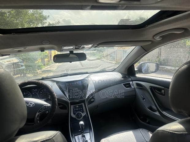 Hyundai Elantra SE 4dr Sedan (1.8L 4cyl 6A) 2015 Gray