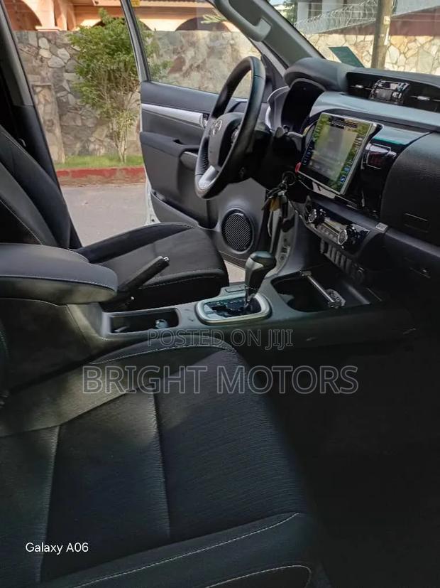 Toyota Hilux Revo Double Cab Deisel 2.4 RWD 2019 White