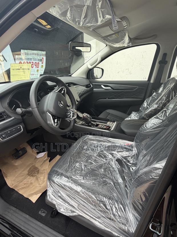 New Nissan Pick-Up 2025 Gray