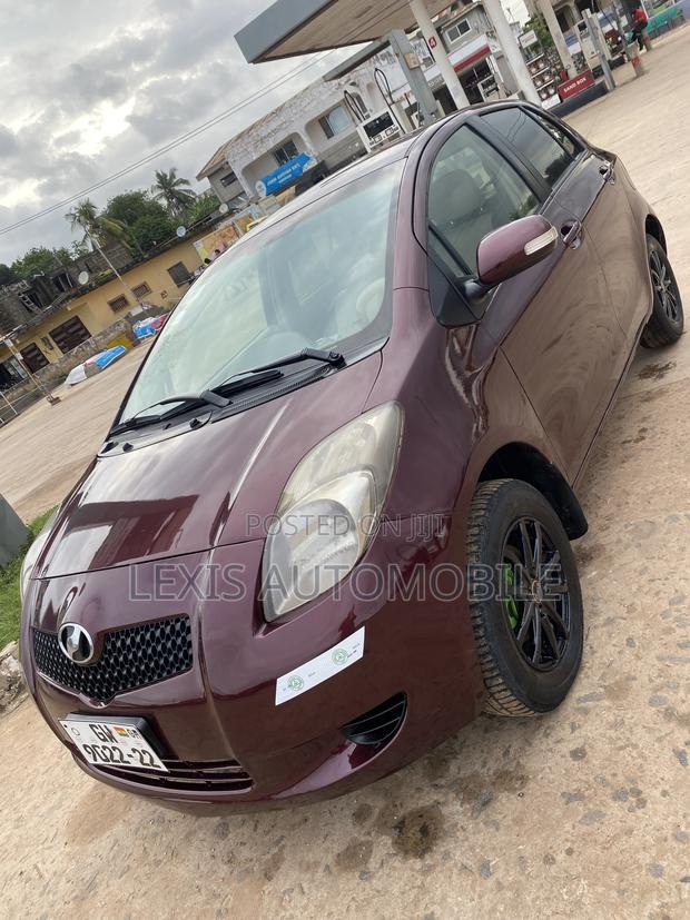 Toyota Vitz 1.3 AWD 5dr 2010 Brown