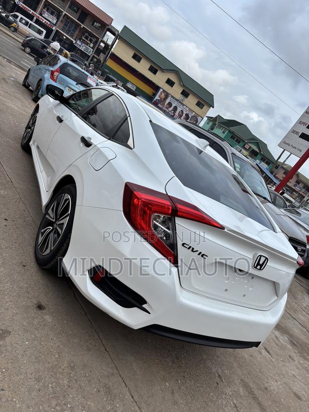Honda Civic EX-L Sedan 2018 White