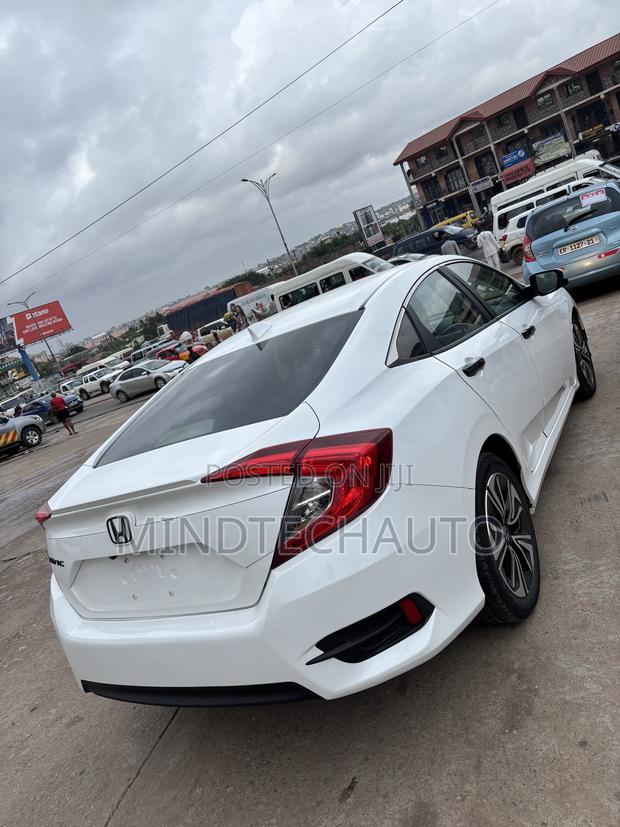 Honda Civic EX-L Sedan 2018 White