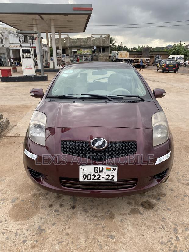 Toyota Vitz 1.3 AWD 5dr 2010 Brown