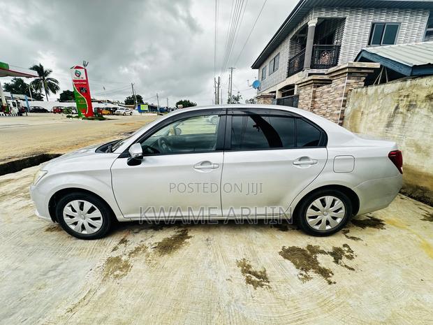 Toyota Axio 1.5 X 2WD 2012 Silver