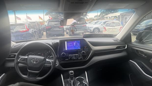 Toyota Highlander LE FWD 2023 Black