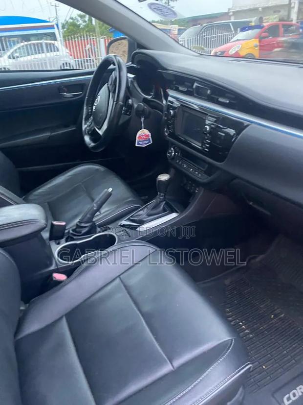 Toyota Corolla 2017 Silver