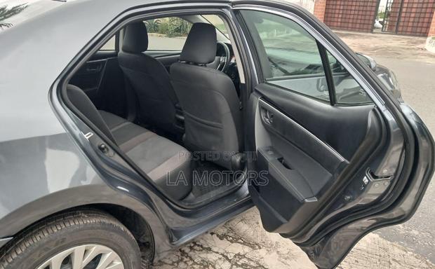 Toyota Corolla 2018 Gray