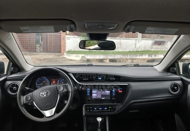 Toyota Corolla 2018 Gray