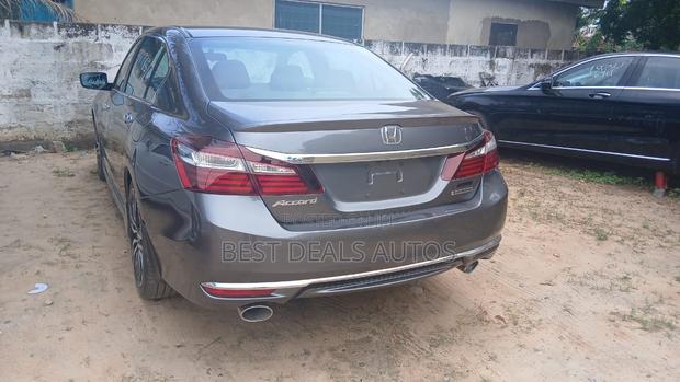Honda Accord Sport 4dr Sedan FWD (2.4L 4cyl 2A) 2017 Gray