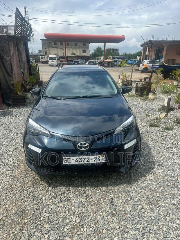Toyota Corolla 2018 Black