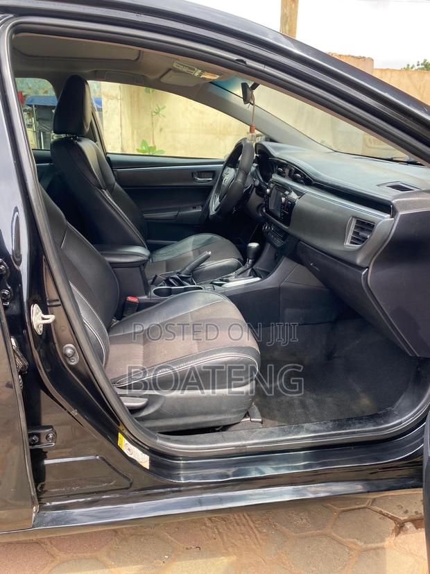 Toyota Corolla LE 4dr Sedan (1.8L 4cyl CVT) 2015 Black