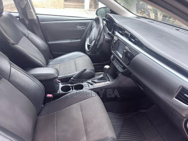 Toyota Corolla 2016 Black