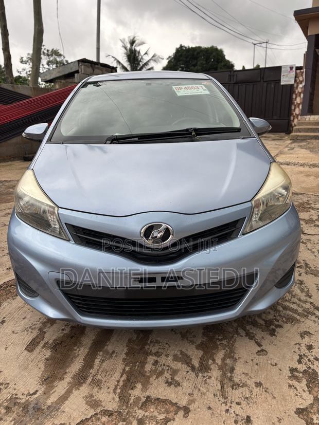 Toyota Vitz 1.3 AWD 3dr 2013 Blue