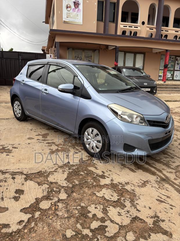 Toyota Vitz 1.3 AWD 3dr 2013 Blue
