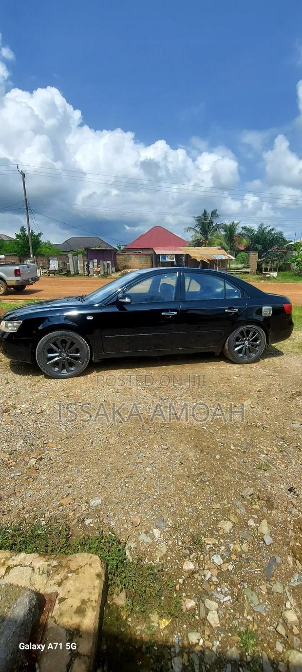 Hyundai Sonata 2011 Black