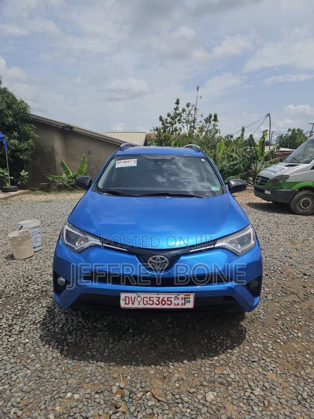 Toyota RAV4 LE AWD (2.5L 4cyl 6A) 2017 Blue