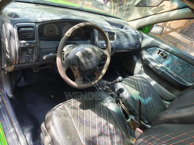 Nissan Almera 2000 Green