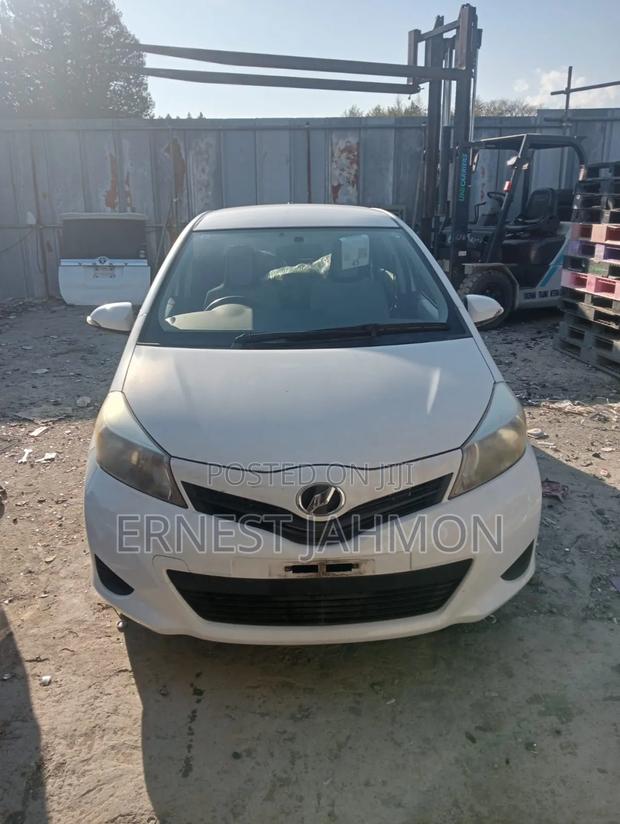 Toyota Vitz 2016 Gray