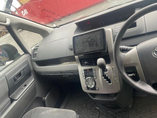 Toyota Voxy 2010 Gray