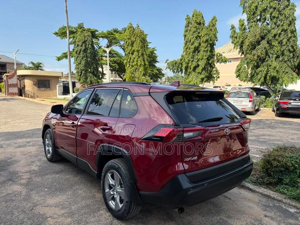 Toyota RAV4 XLE Premium AWD 2020 Red