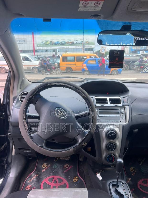 Toyota Vitz 2008 Black