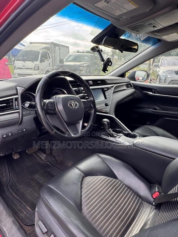 Toyota Camry LE FWD (2.5L 4cyl 8AM) 2018 Red
