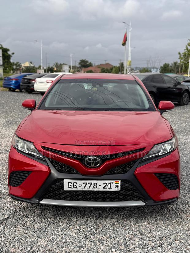 Toyota Camry LE FWD (2.5L 4cyl 8AM) 2018 Red