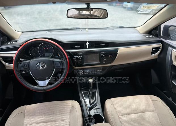 Toyota Corolla LE 4dr Sedan (1.8L 4cyl CVT) 2015 Black