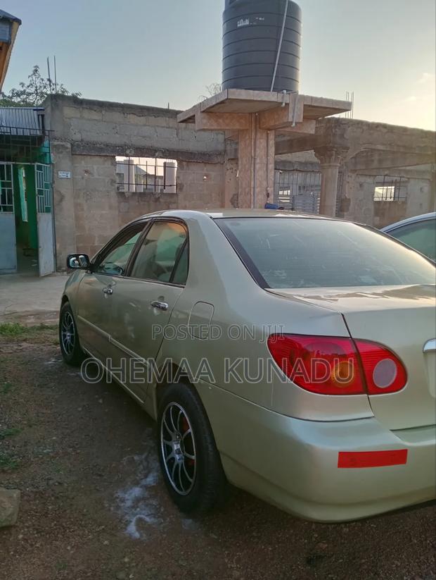 Toyota Corolla LE 4dr Sedan (1.8L 4cyl 4A) 2010