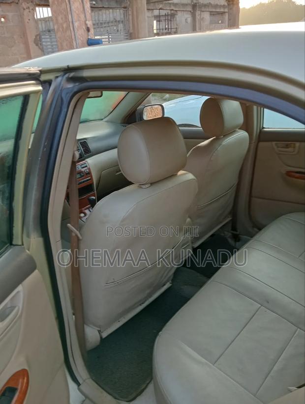 Toyota Corolla LE 4dr Sedan (1.8L 4cyl 4A) 2010