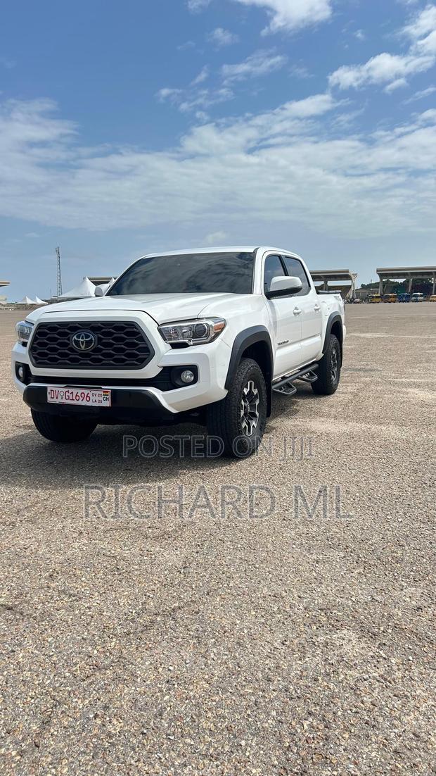 Toyota Tacoma SR5 2022 White