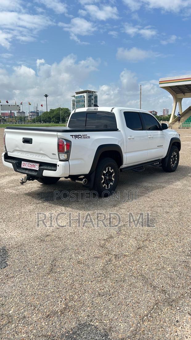 Toyota Tacoma SR5 2022 White
