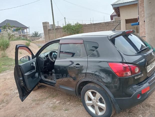 Nissan Dualis 2011 Black