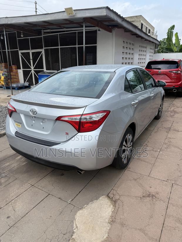 Toyota Corolla S 4dr Sedan (1.8L 4cyl CVT) 2016 Gray